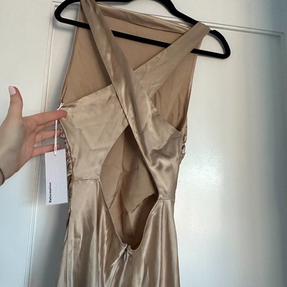 NWT Reformation Casette Silk Maxi Dress in Sand Tan Sz 4 Criss-cross Back Ruched - Picture 8 of 14